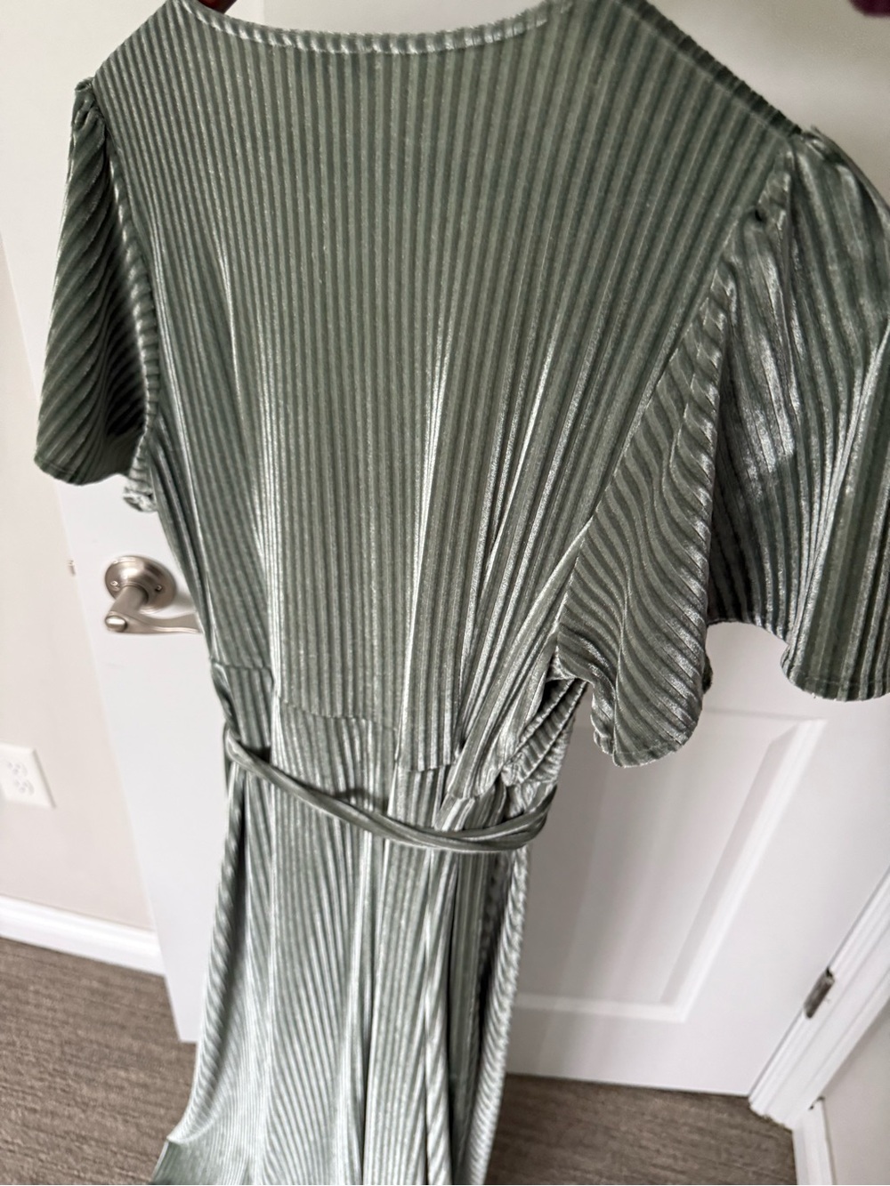 Baltic Born Sage Green Wrap Dress Size Large - Picture 8 of 9